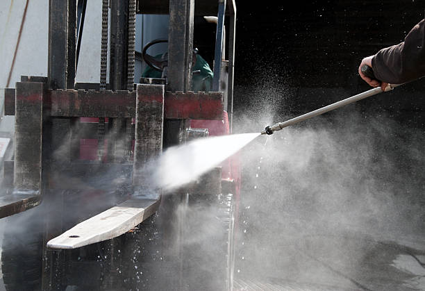 Best Vinyl Siding Pressure Washing in Lakeside, MT